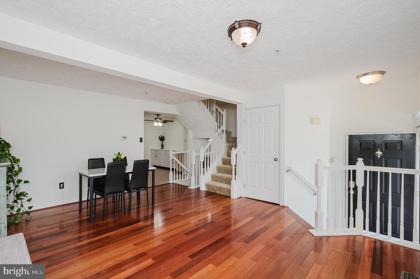 434 Rose Way photo 7