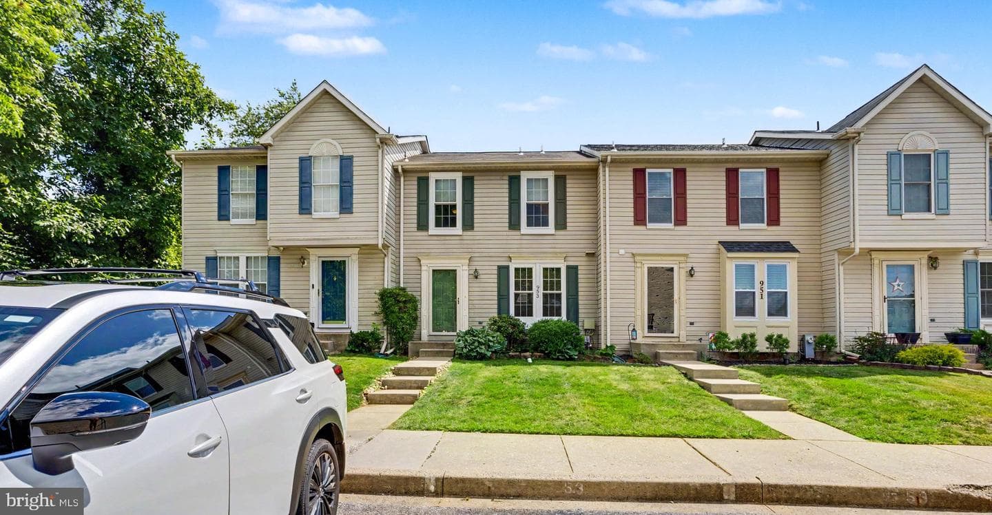 953 Gainsborough Court #953, Bel Air