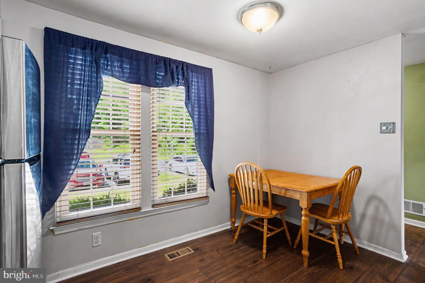 953 Gainsborough Court #953 photo 3