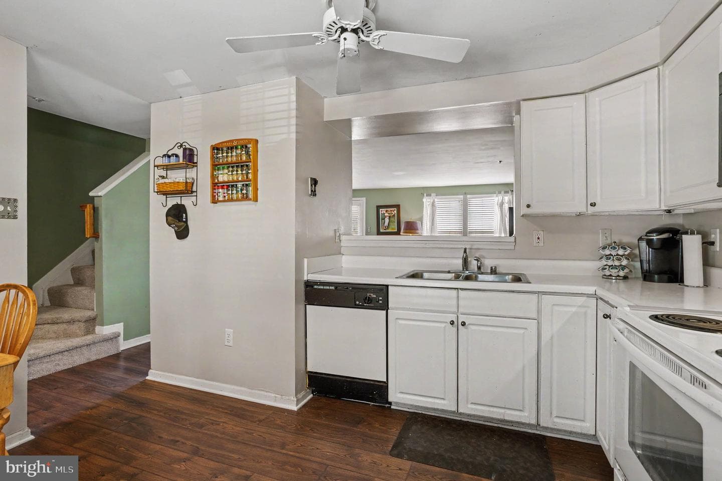 953 Gainsborough Court #953 photo 5