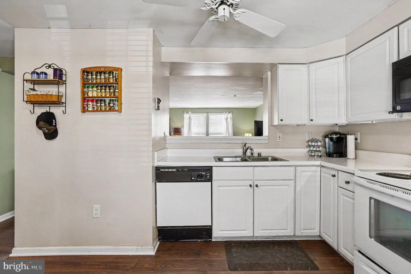 953 Gainsborough Court #953 photo 6