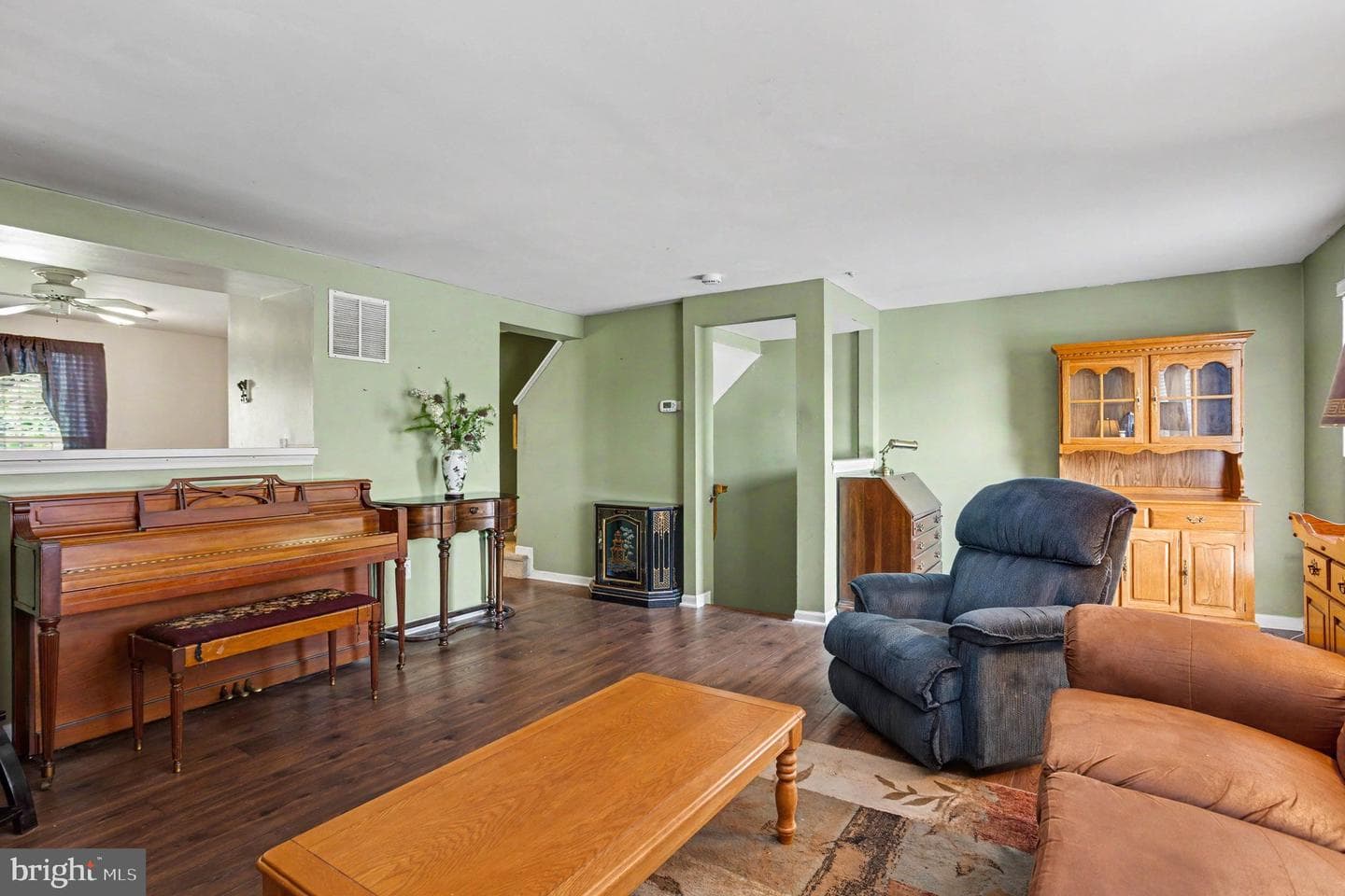 953 Gainsborough Court #953 photo 9