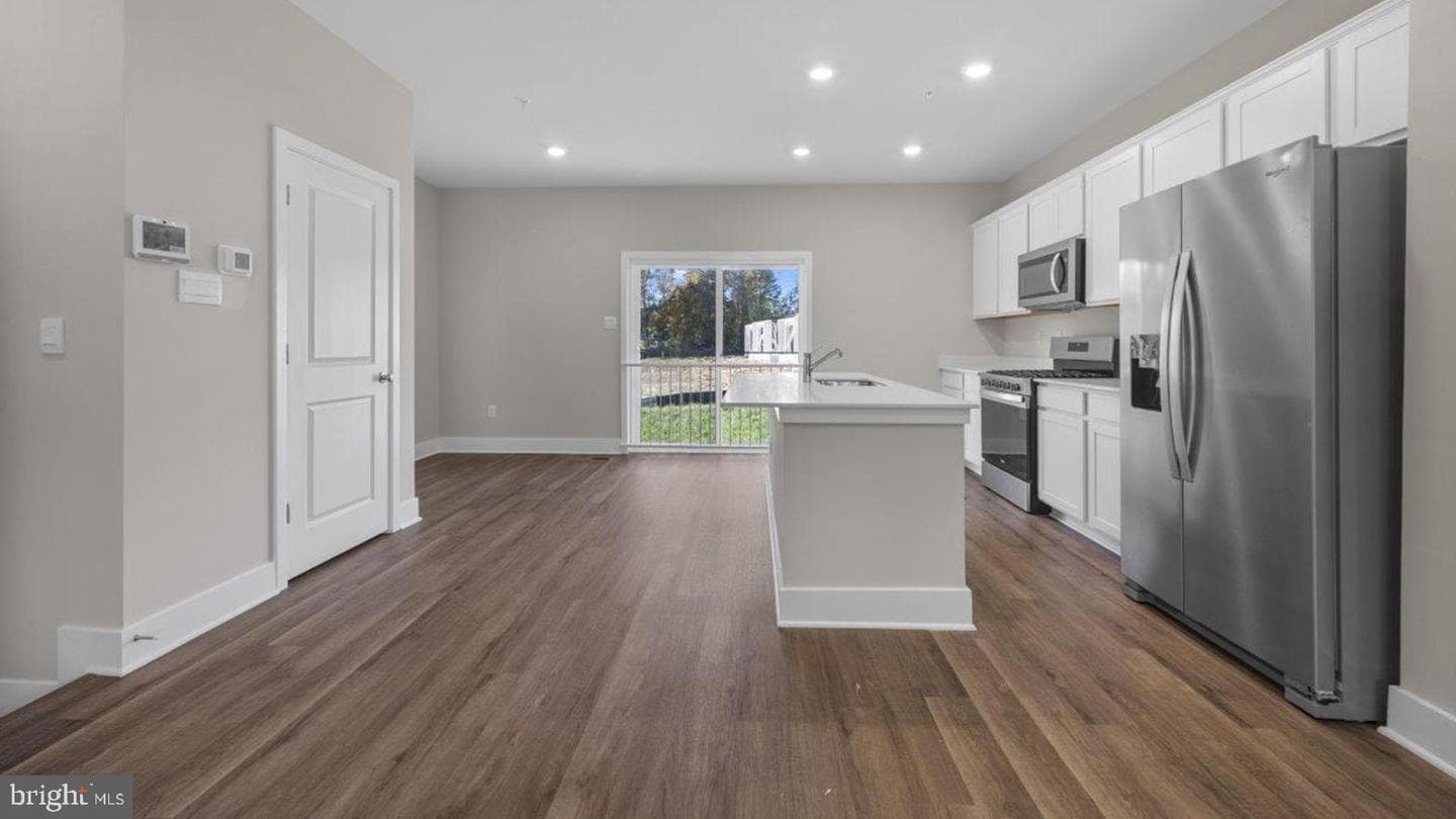 363 Hackley Drive photo 18