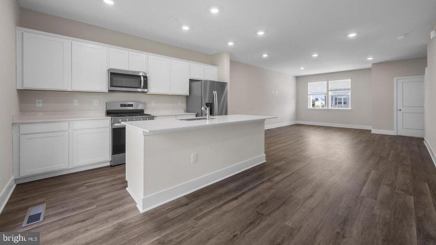 363 Hackley Drive photo 22