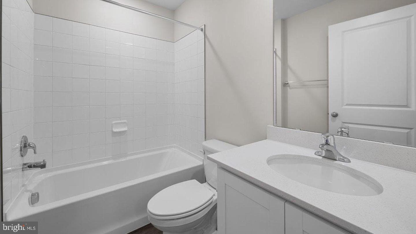 363 Hackley Drive photo 30