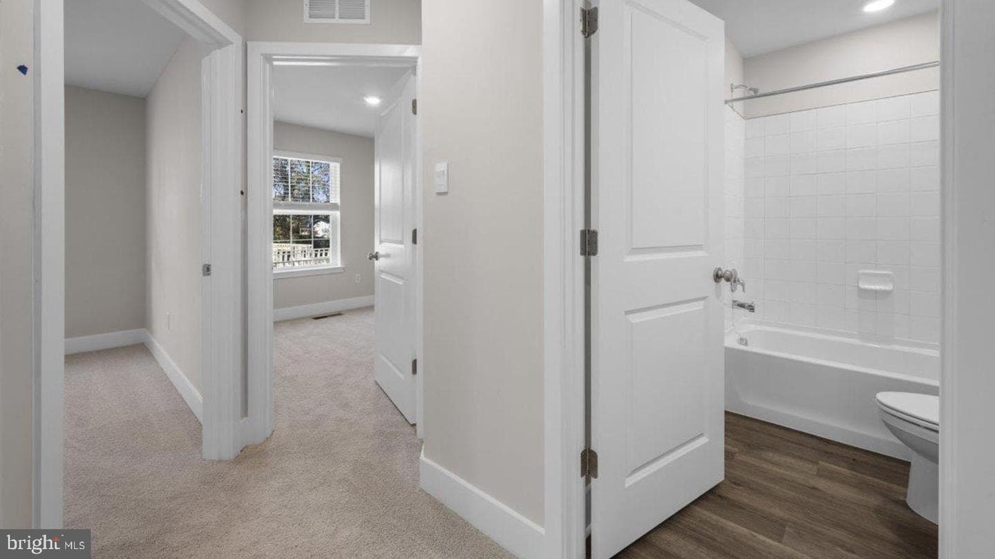 363 Hackley Drive photo 31
