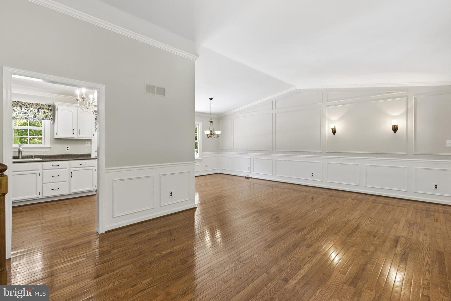 1602 E Branch Court photo 3