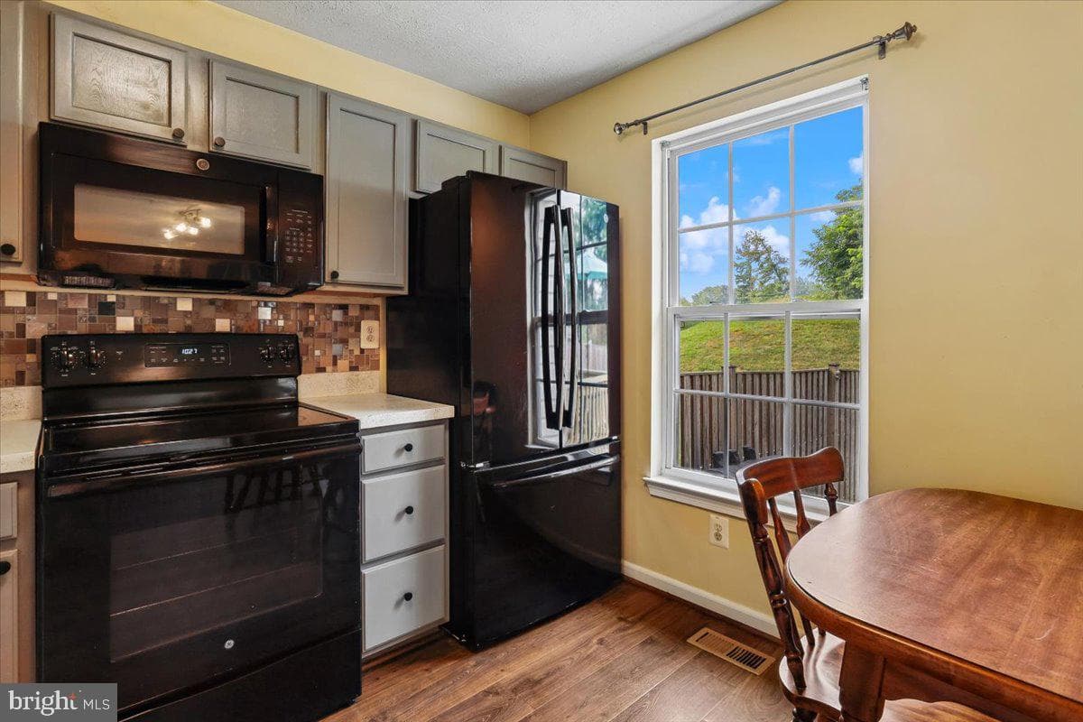 4749 Coralberry Court photo 8