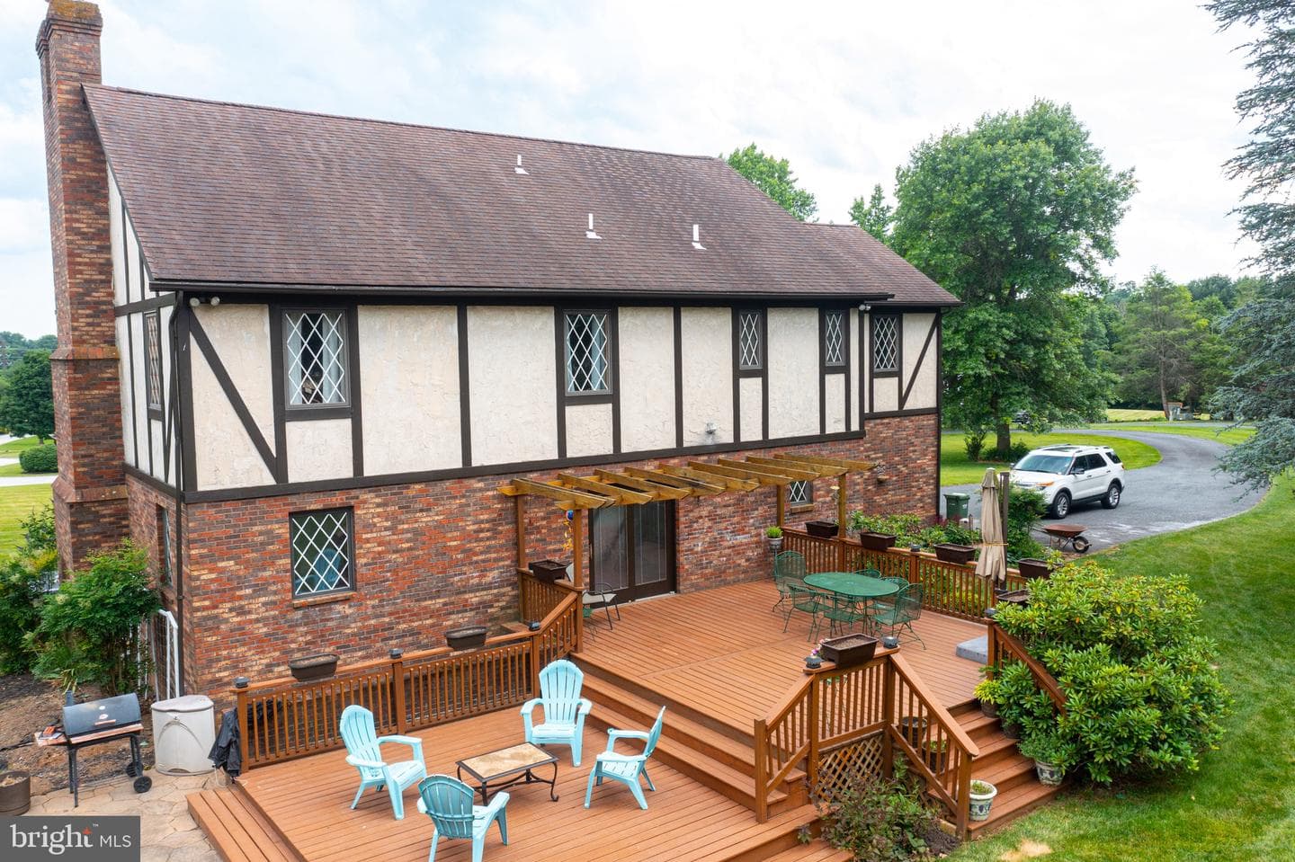 2300 Kings Arms Drive photo 3