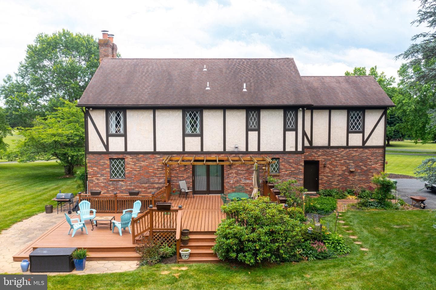 2300 Kings Arms Drive photo 4