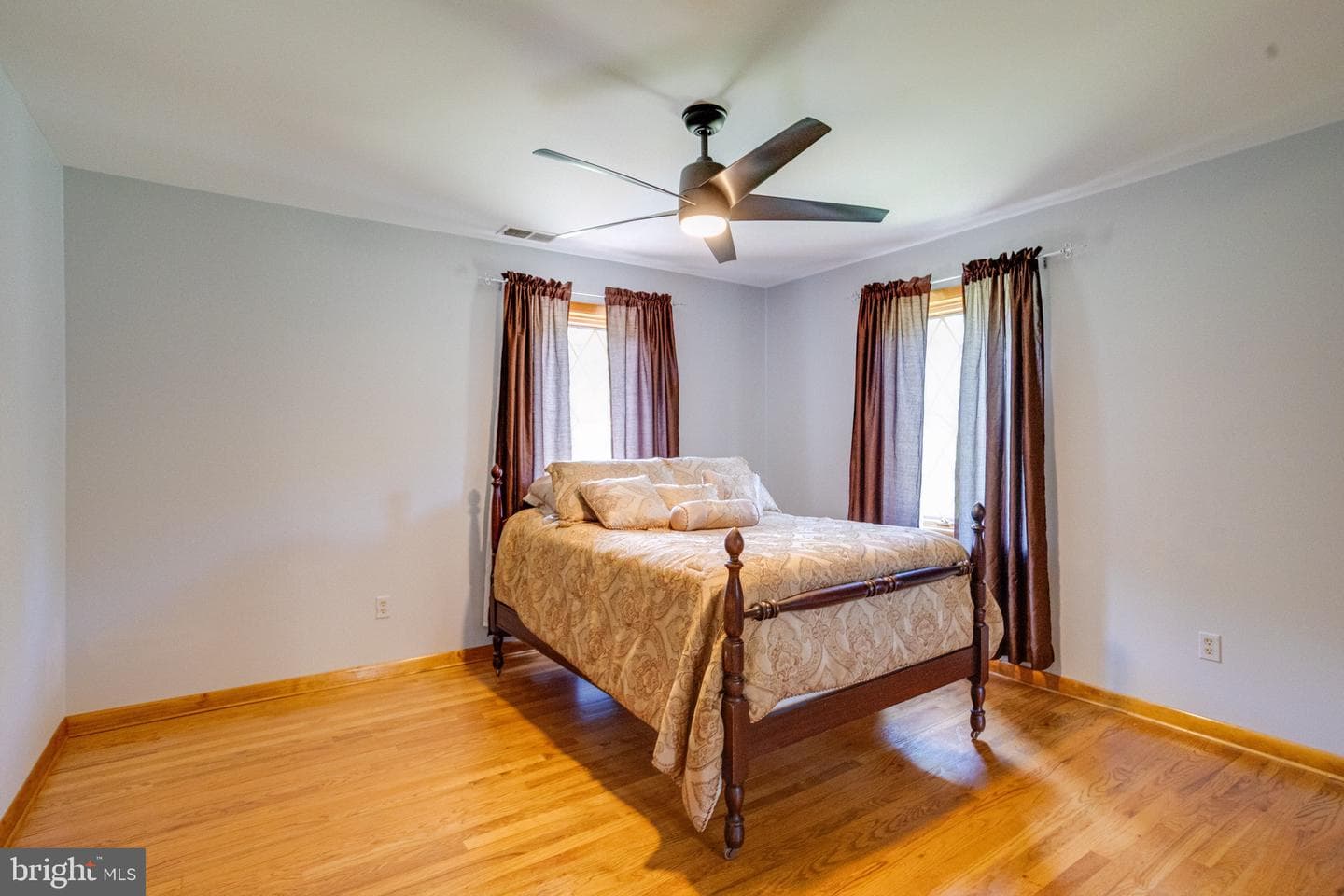 2300 Kings Arms Drive photo 45