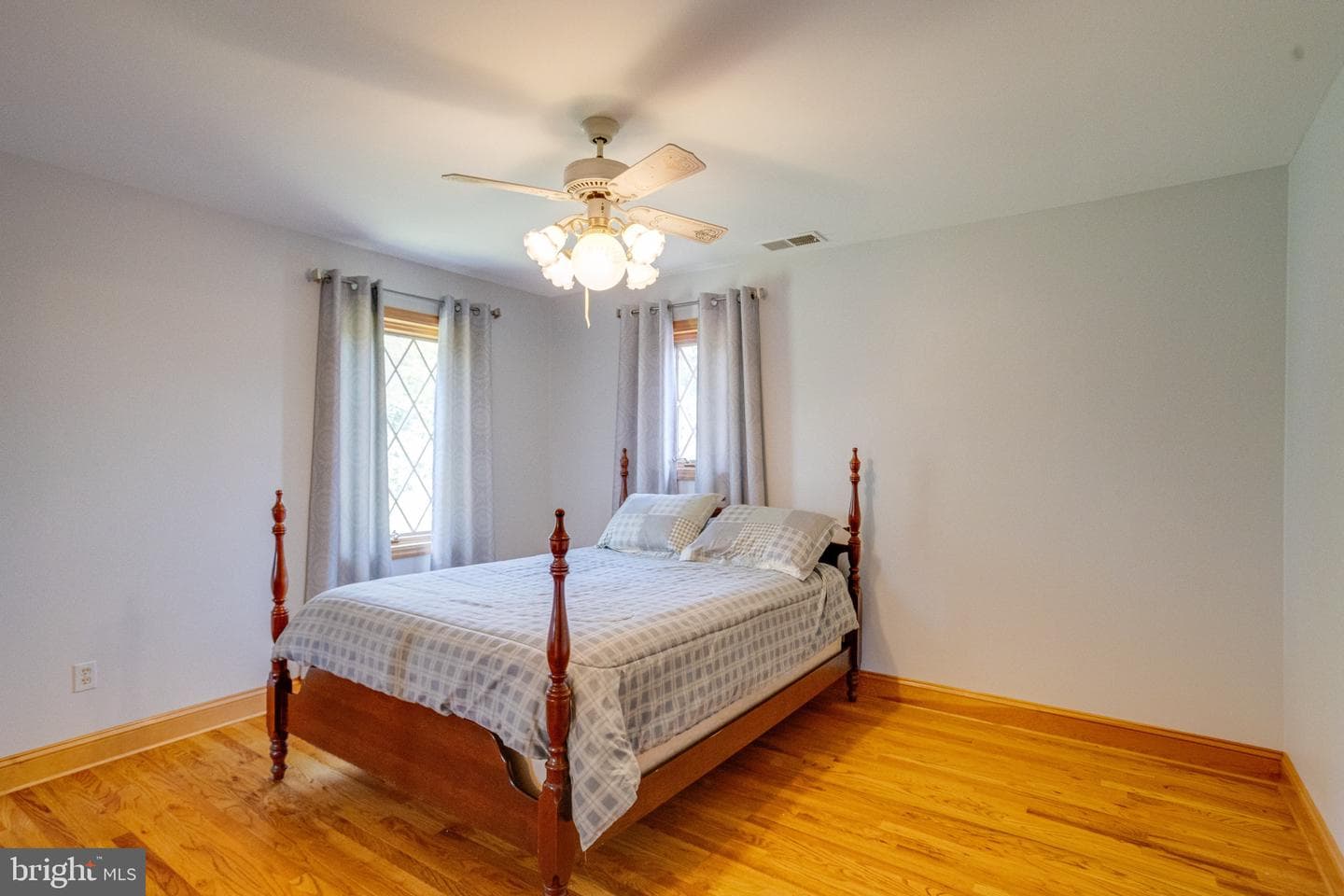 2300 Kings Arms Drive photo 49