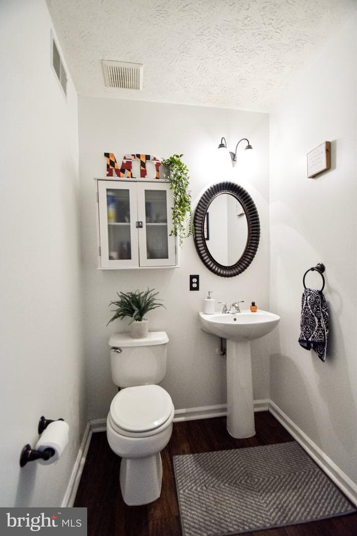1032 Jeanett Way photo 4