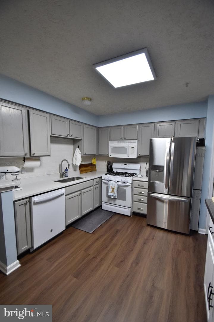 1032 Jeanett Way photo 7