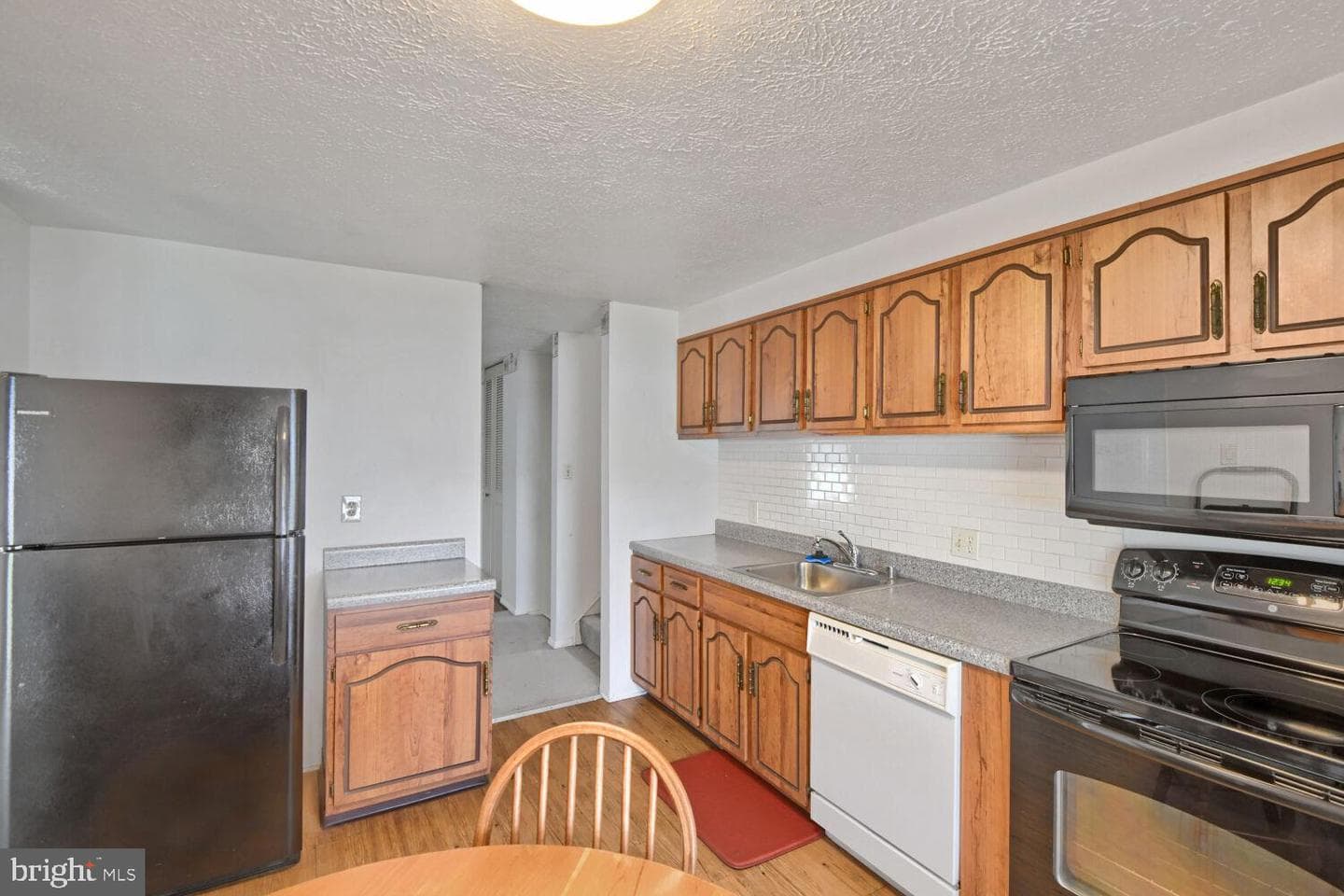 1520 Meadowcrest Court photo 13