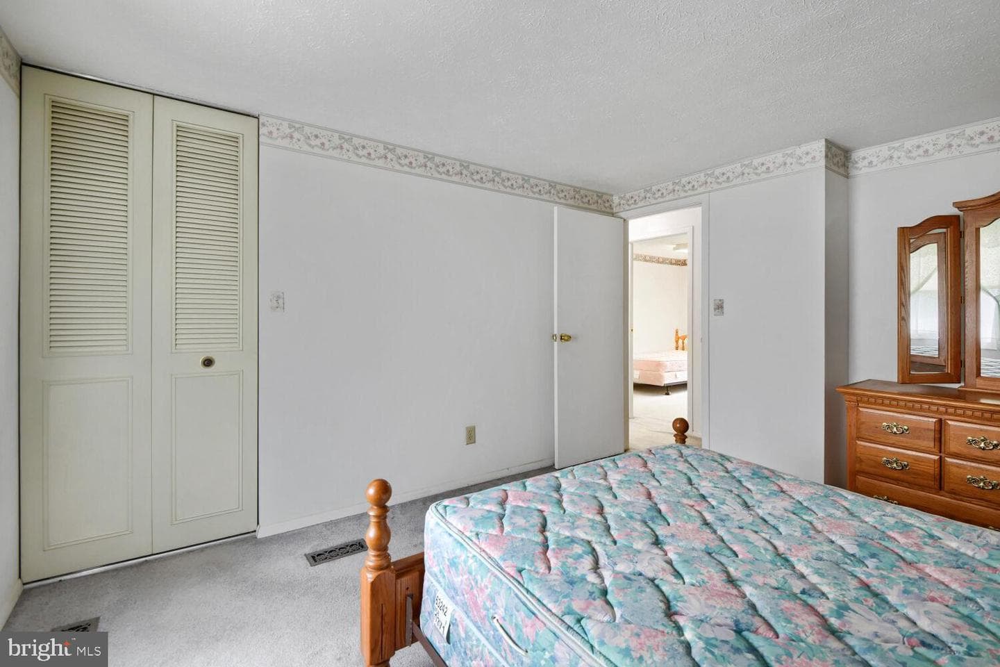 1520 Meadowcrest Court photo 20