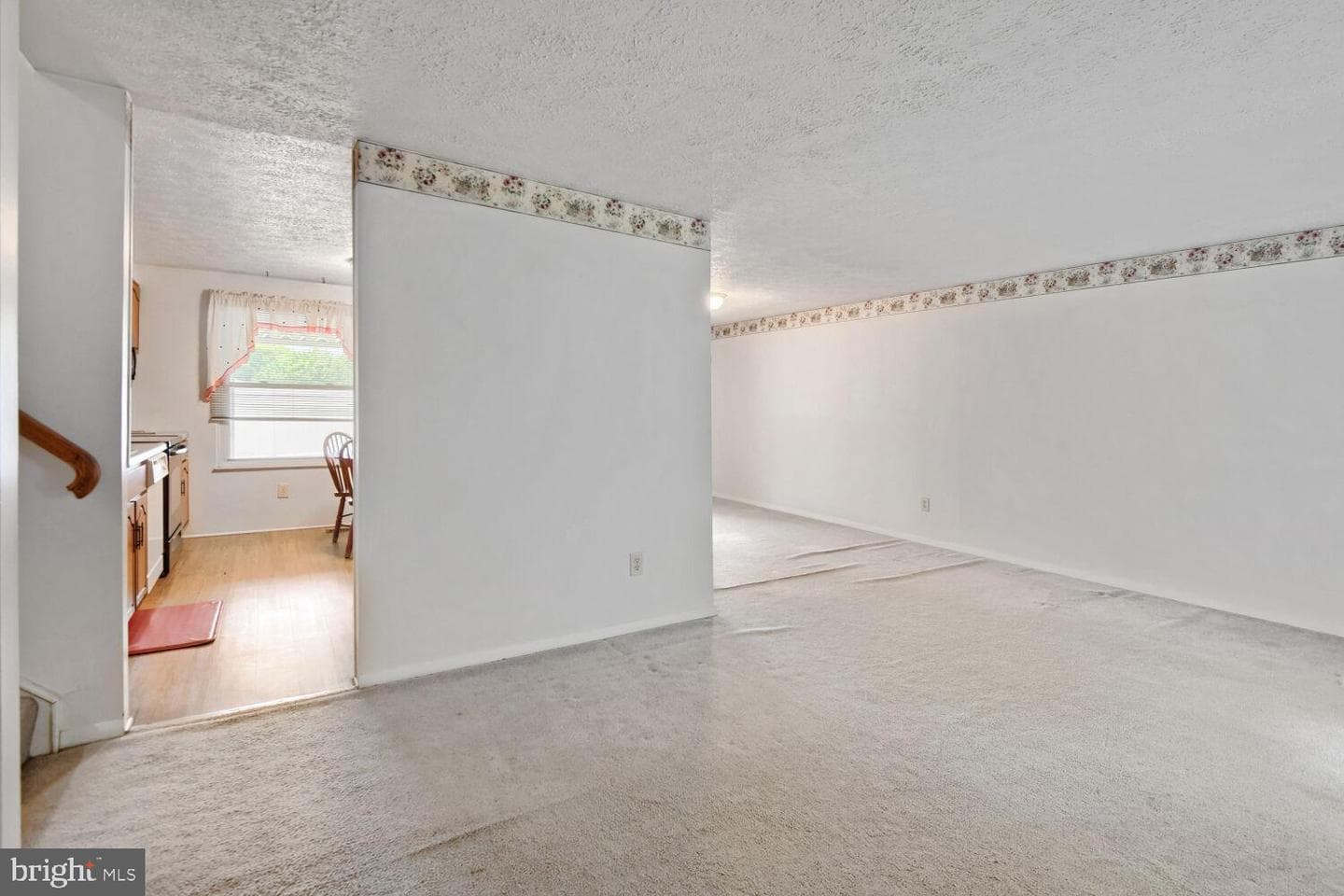 1520 Meadowcrest Court photo 5