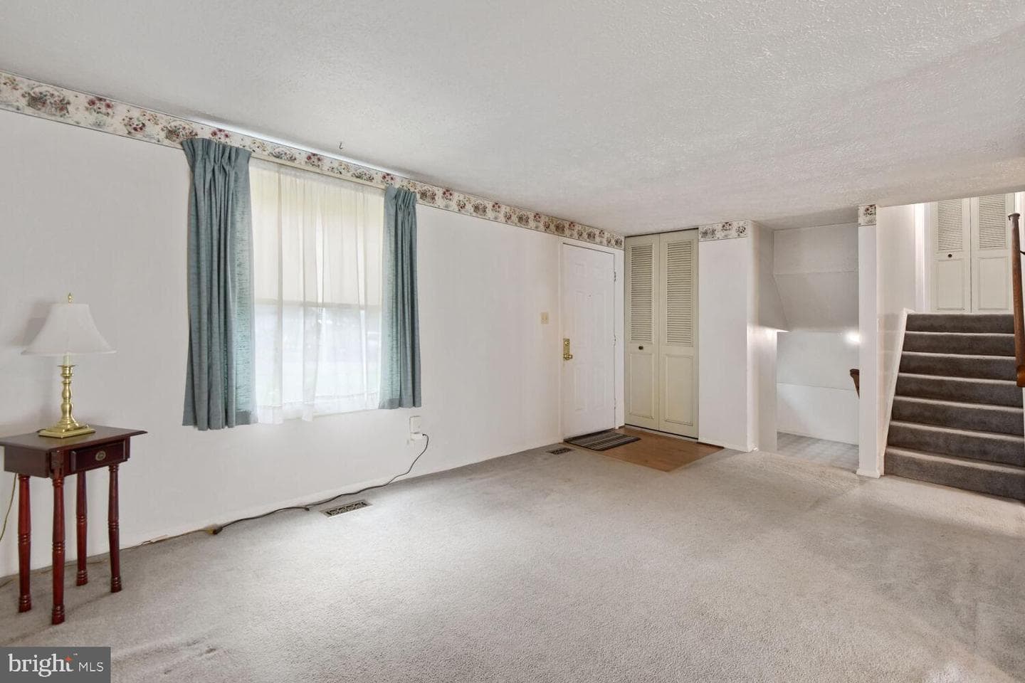 1520 Meadowcrest Court photo 7