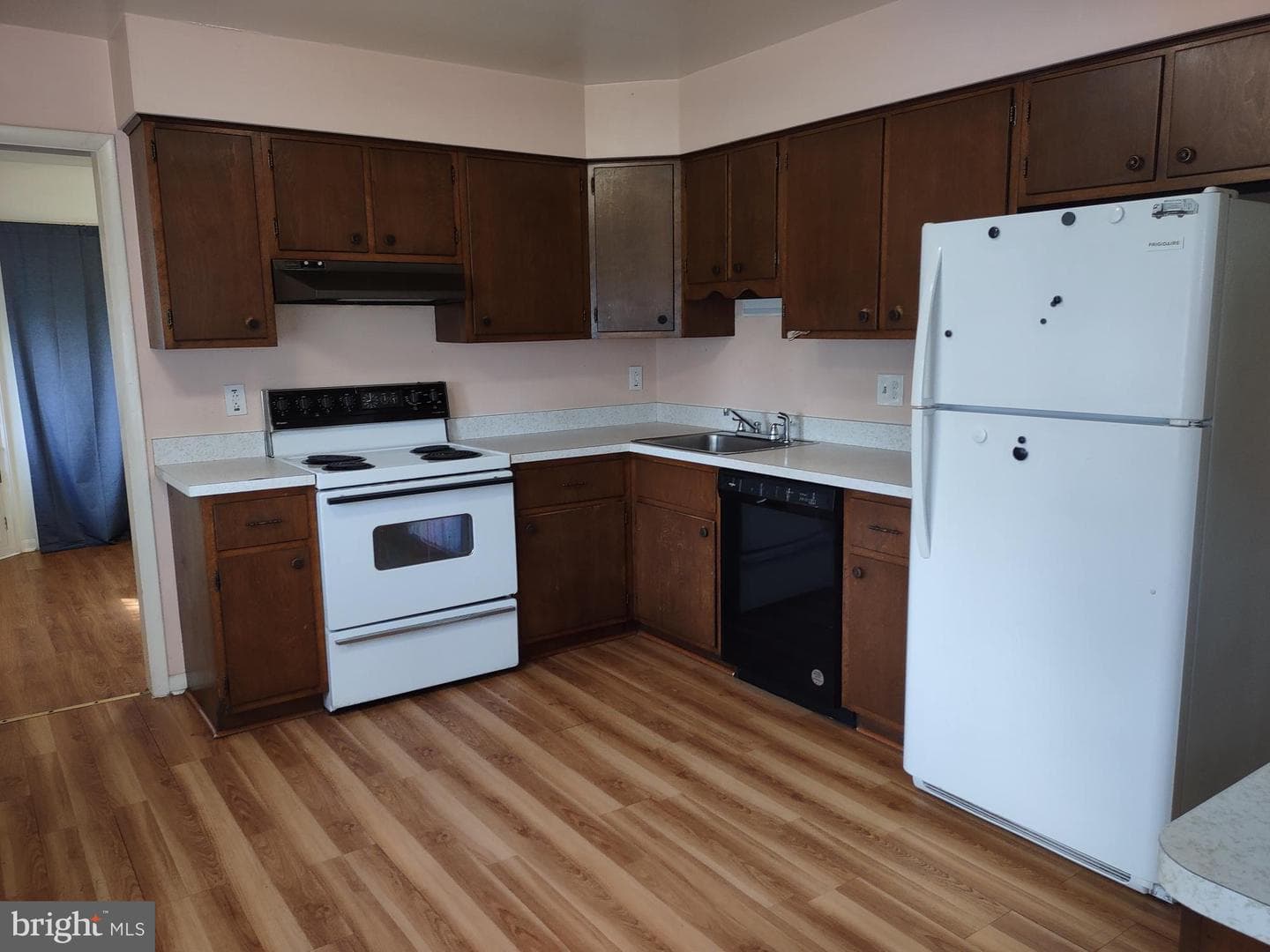 211 Richardson Street photo 15