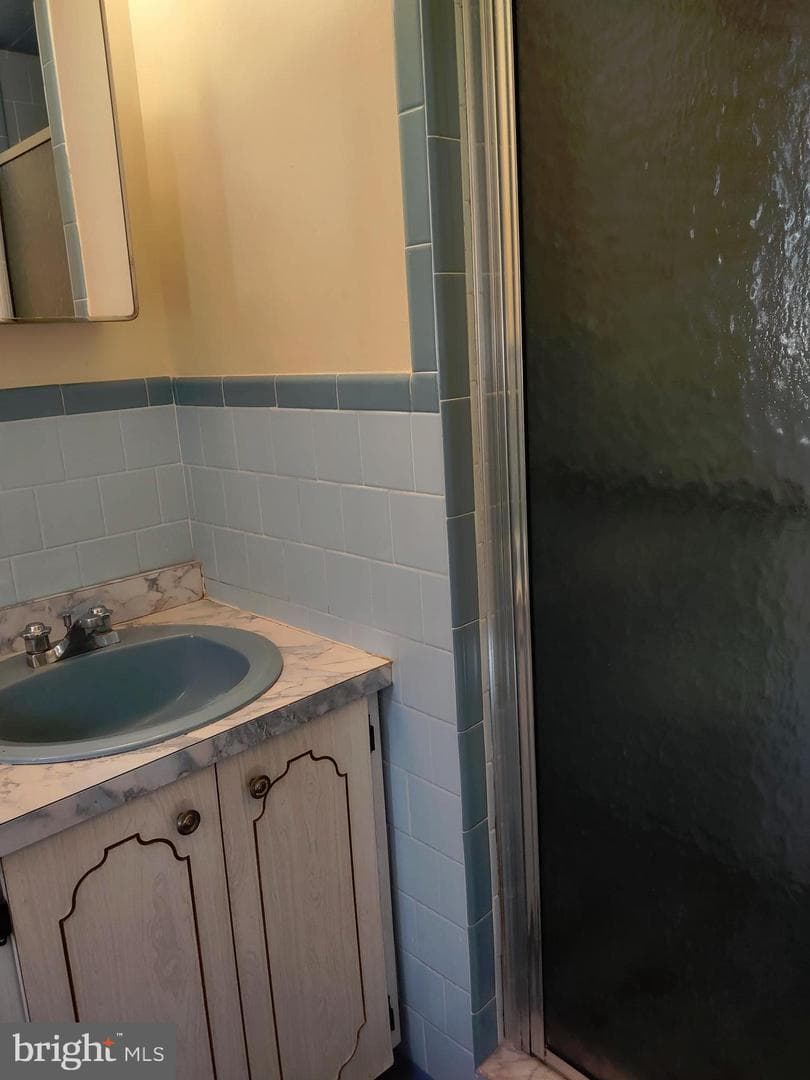 211 Richardson Street photo 23