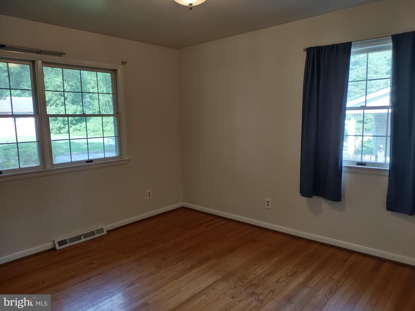211 Richardson Street photo 24