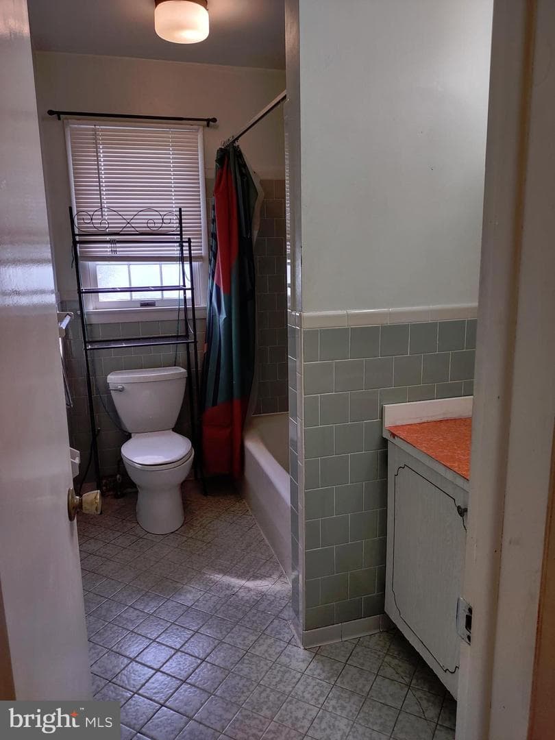 211 Richardson Street photo 32
