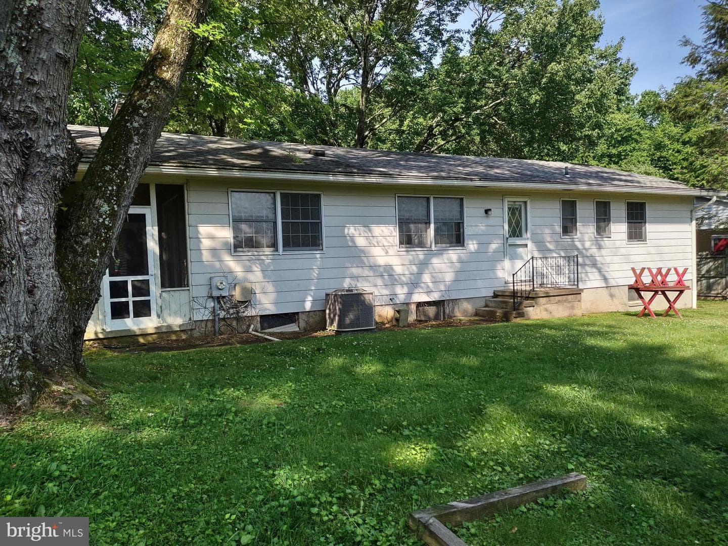 211 Richardson Street photo 5