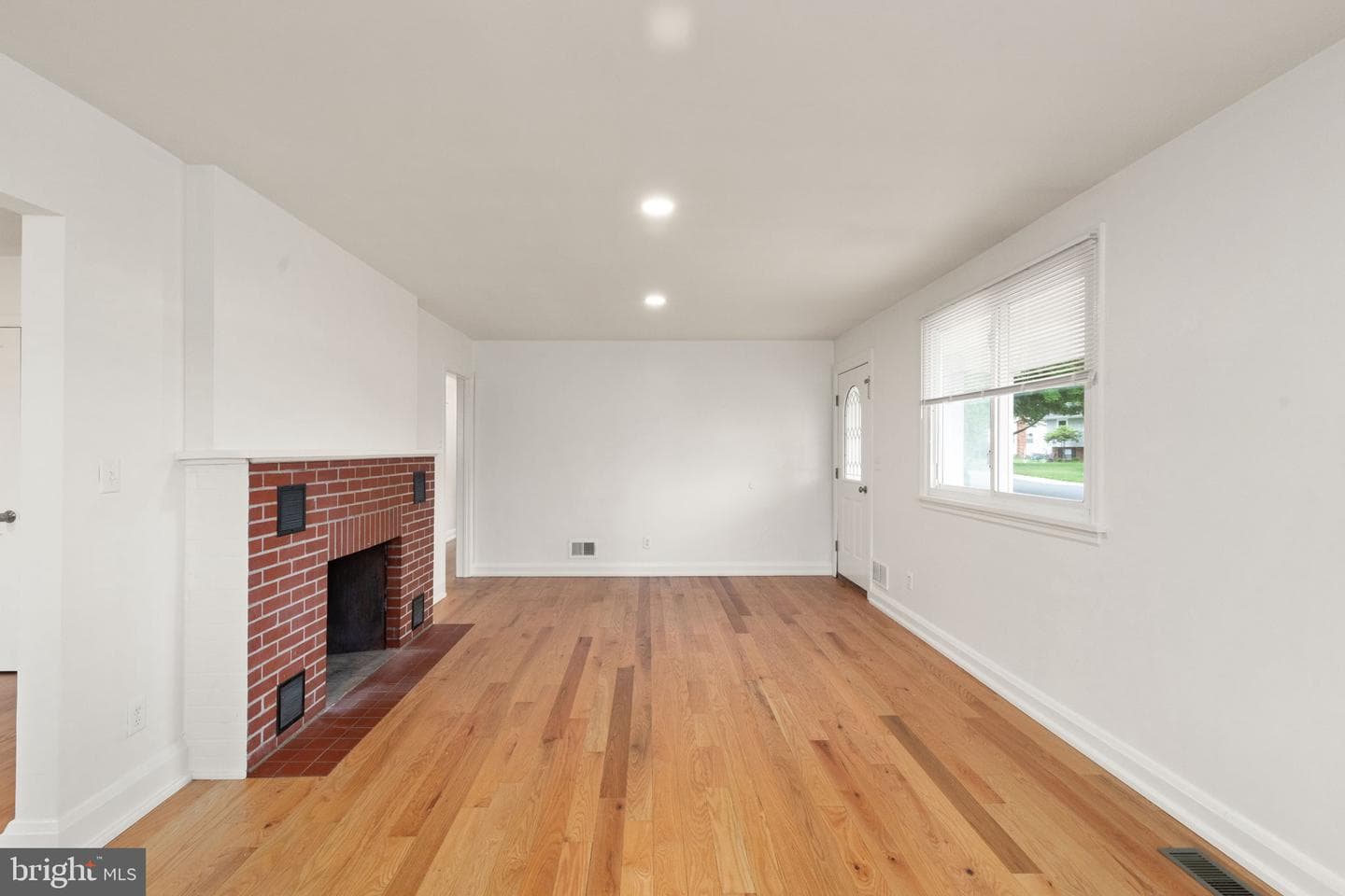336 Catherine Street photo 10