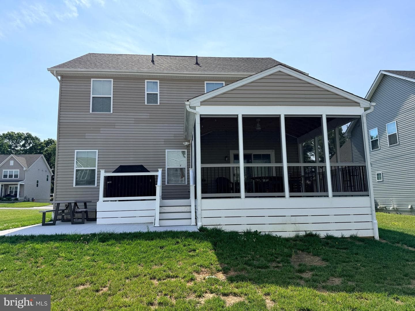 647 Falcon Lane photo 23
