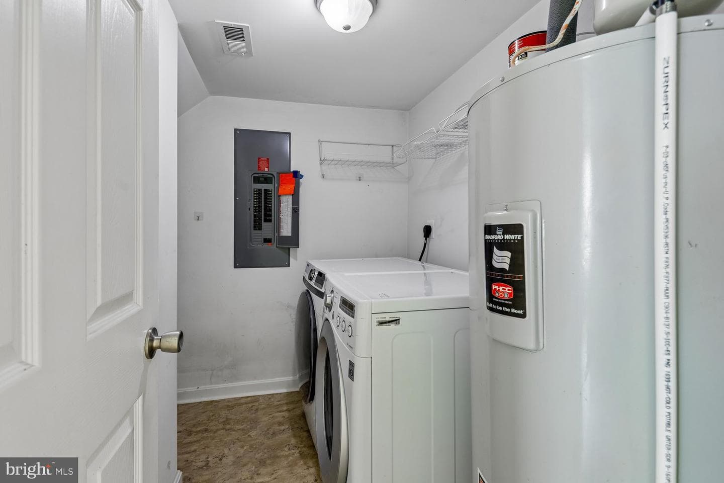 472 Winterberry Drive photo 20