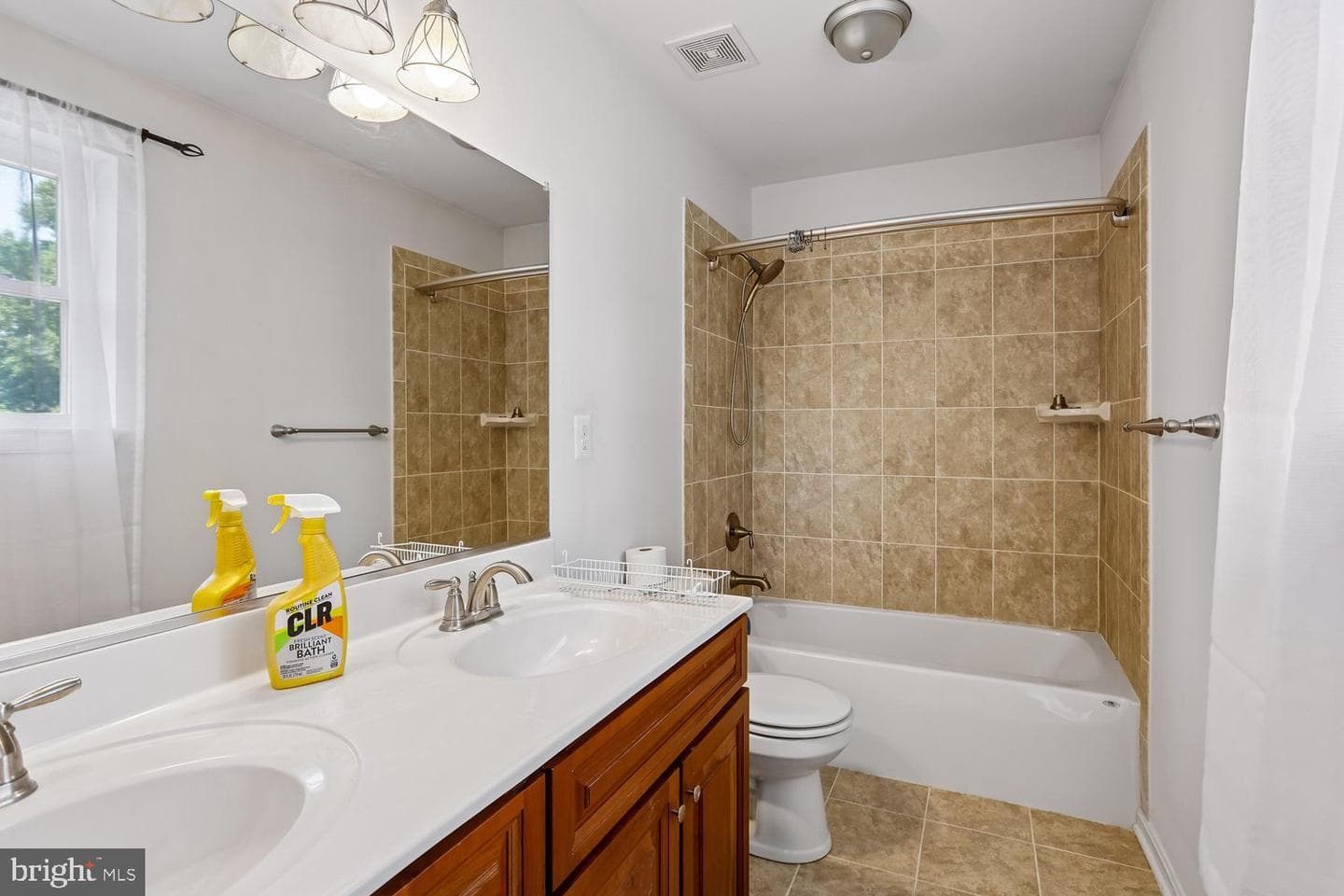 472 Winterberry Drive photo 27