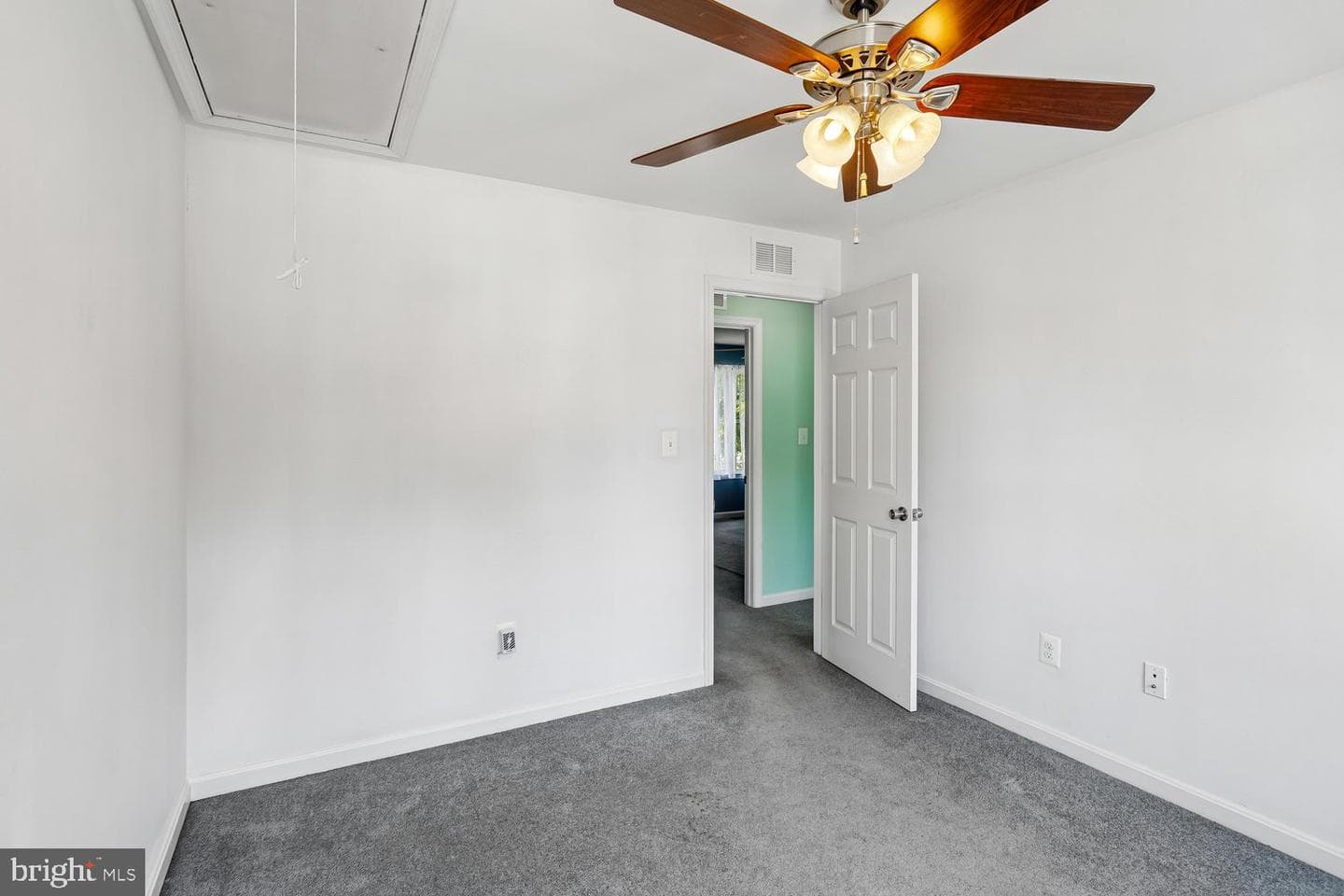 472 Winterberry Drive photo 30