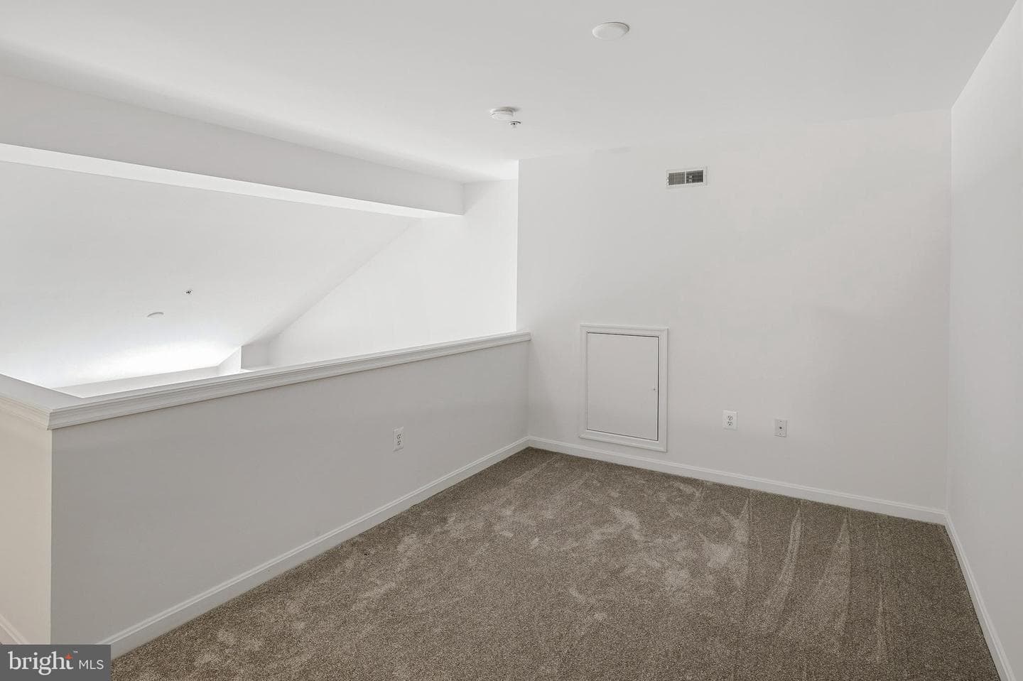 506 Lloyd Place #9 photo 23