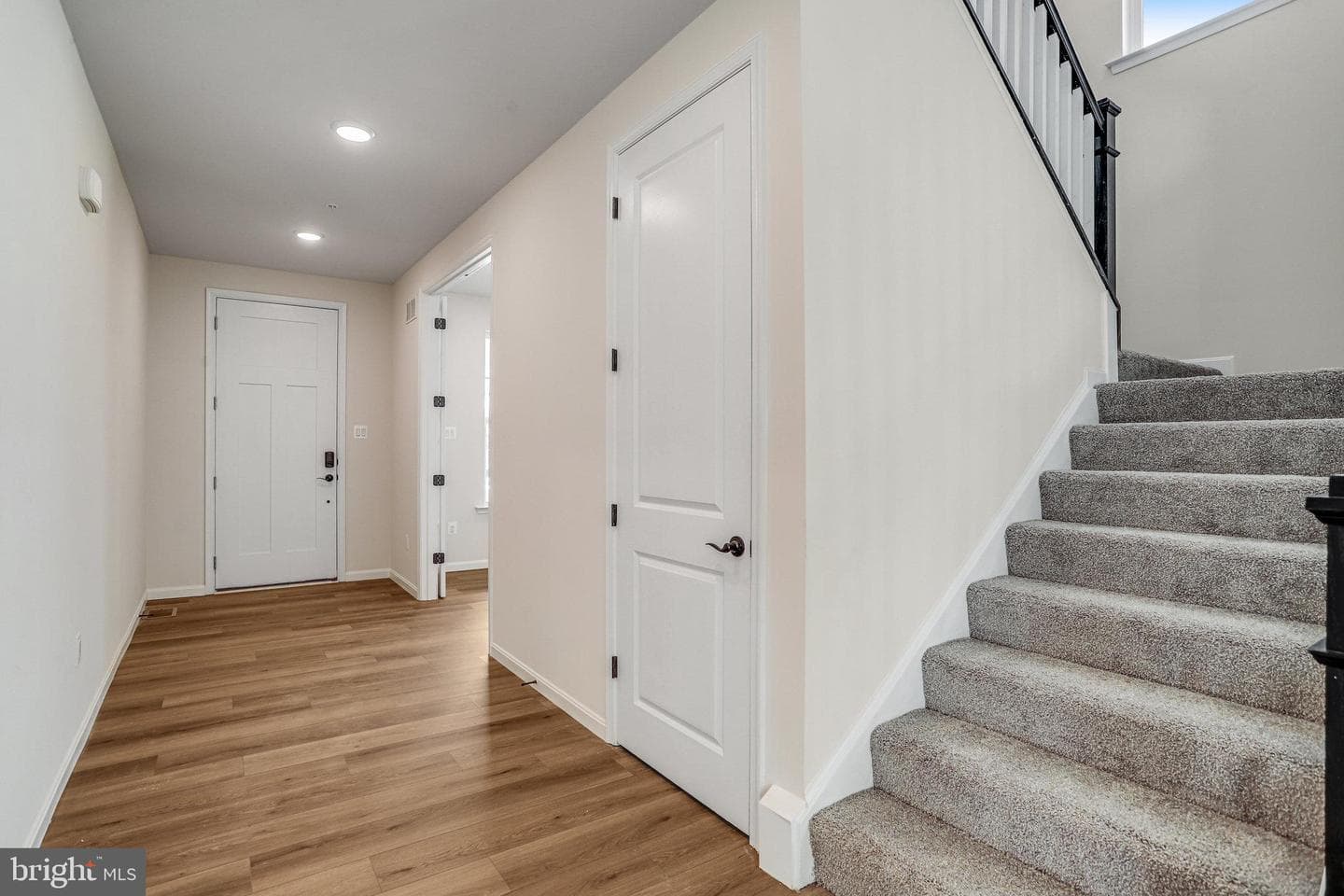 1617 Shady Tree Court photo 4