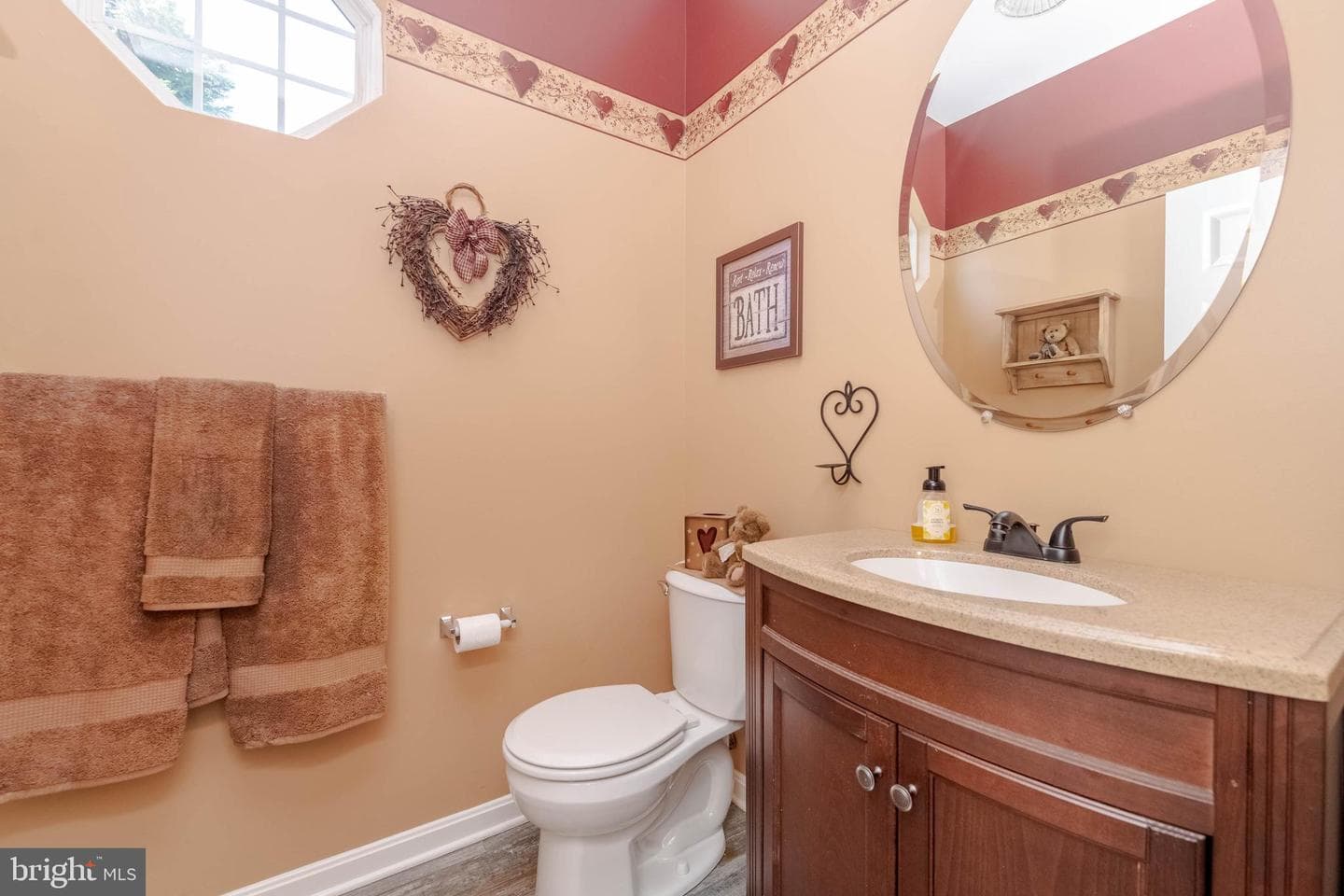 1438 Moonshadow Road photo 24