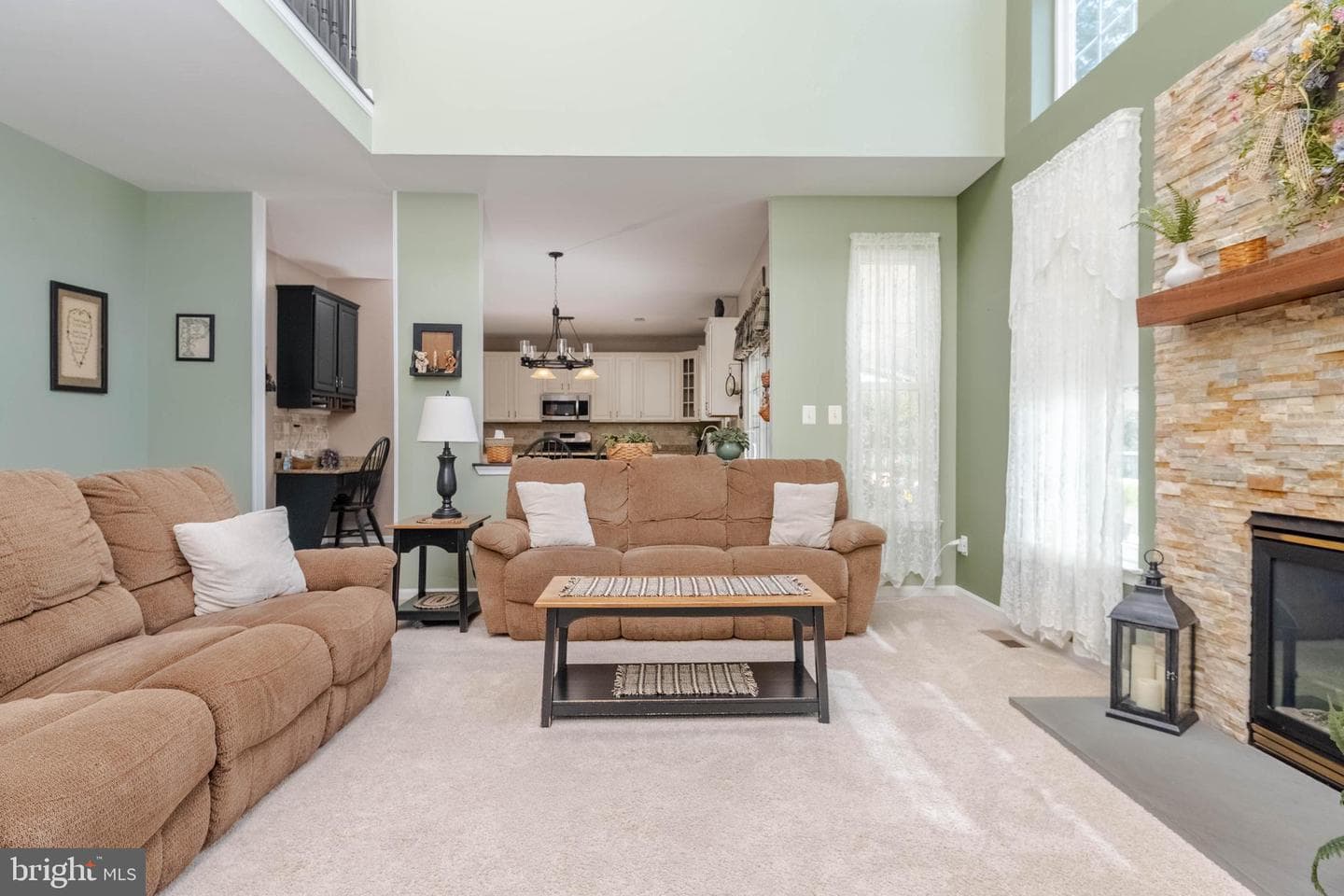 1438 Moonshadow Road photo 4