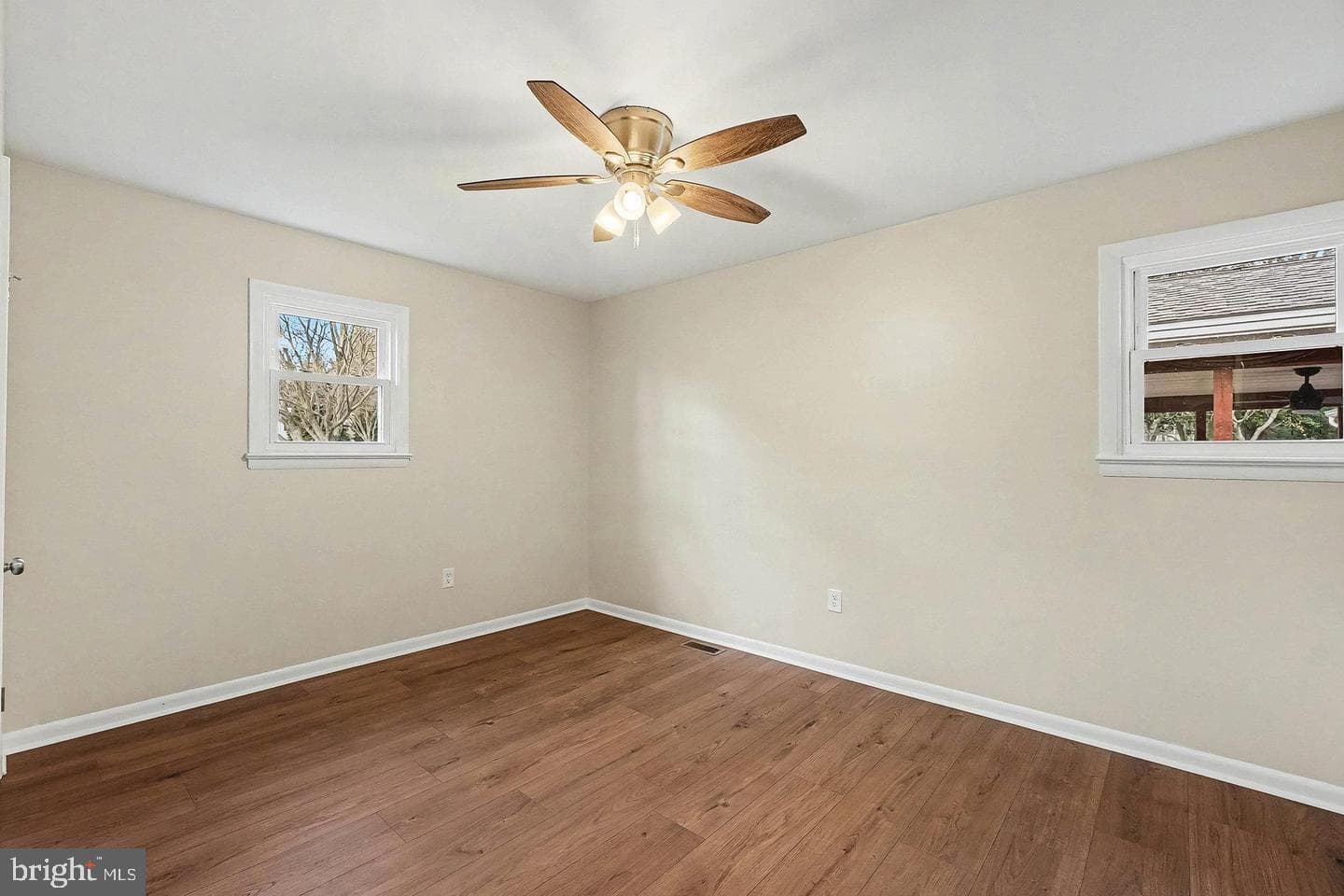 1507 Superior Street photo 32