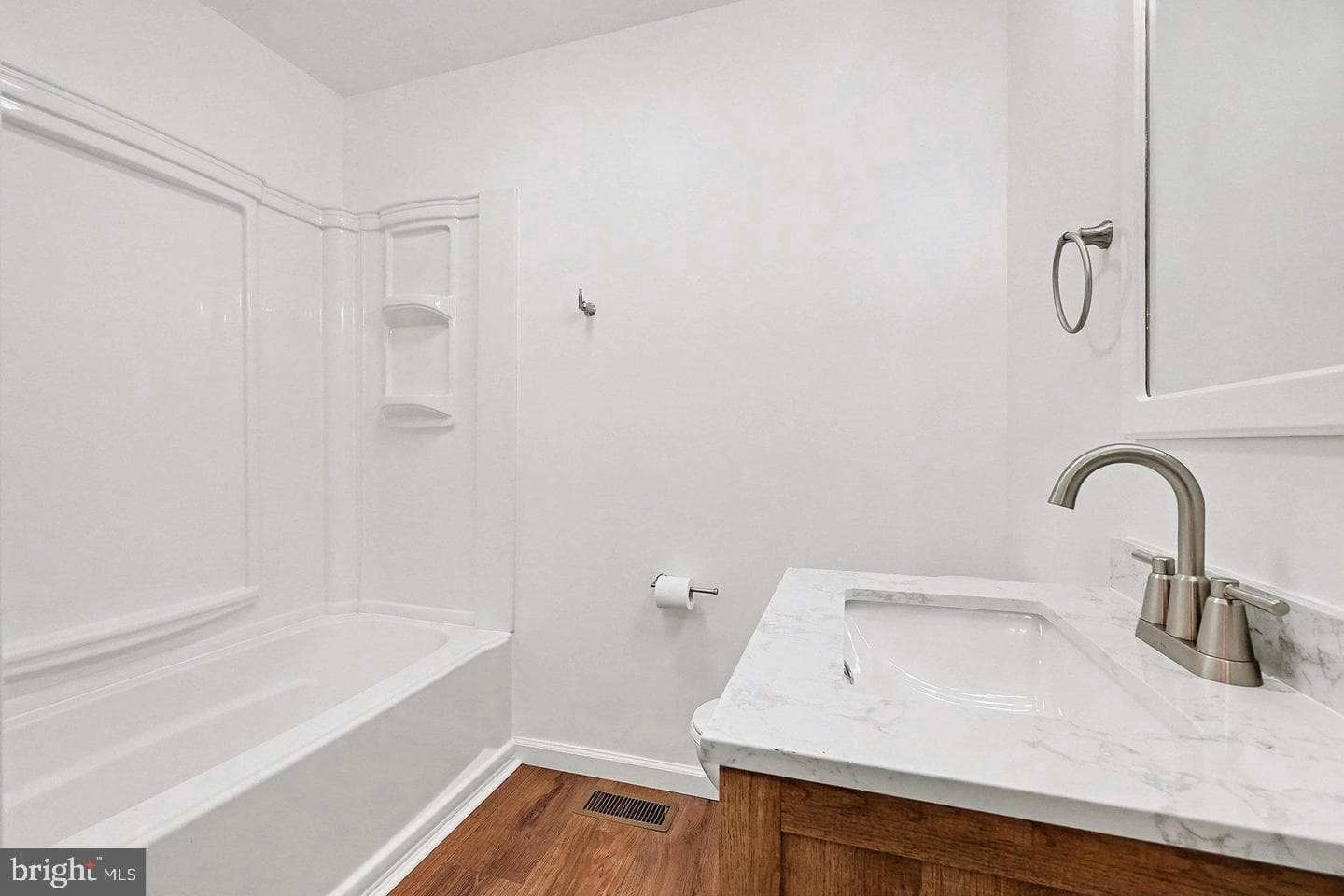 1507 Superior Street photo 34