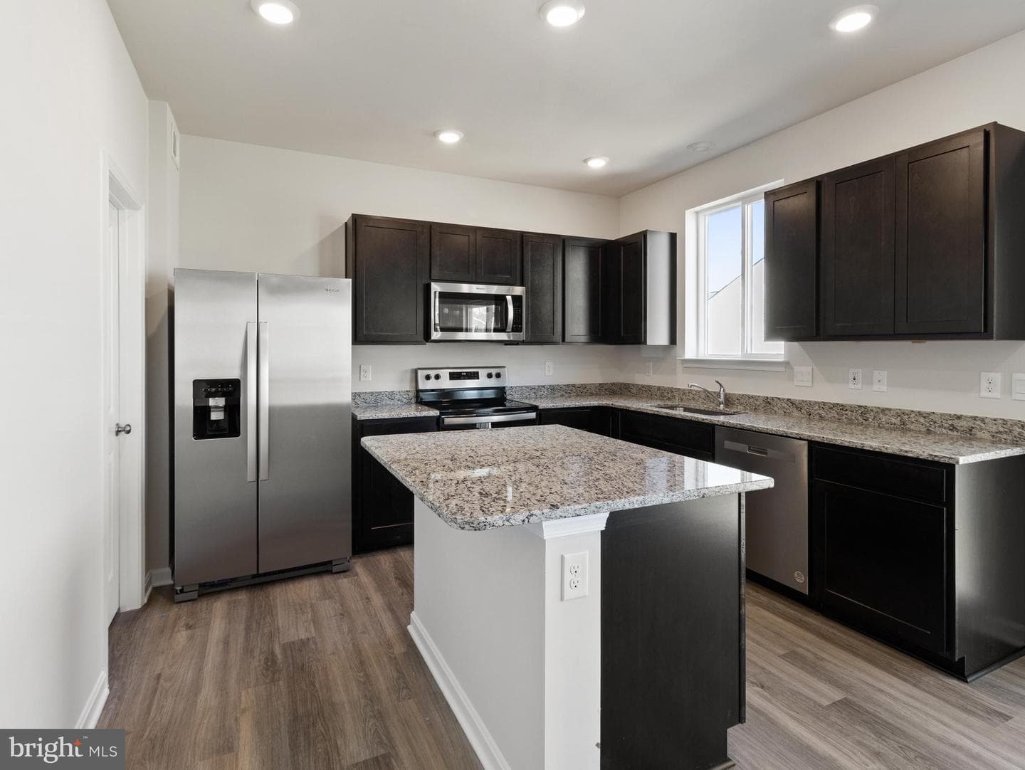 812 Spikeresh Way photo 17