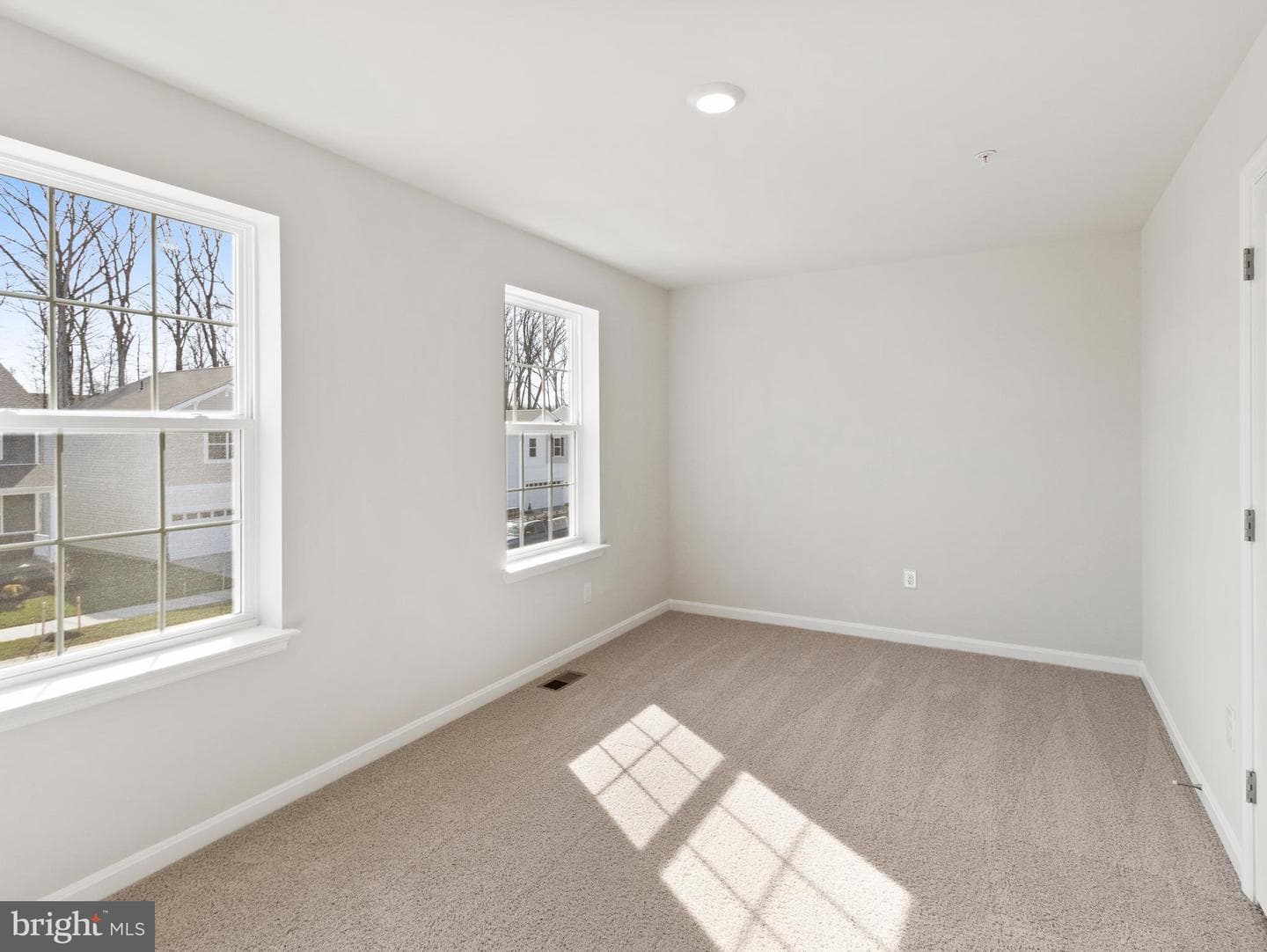 812 Spikeresh Way photo 3