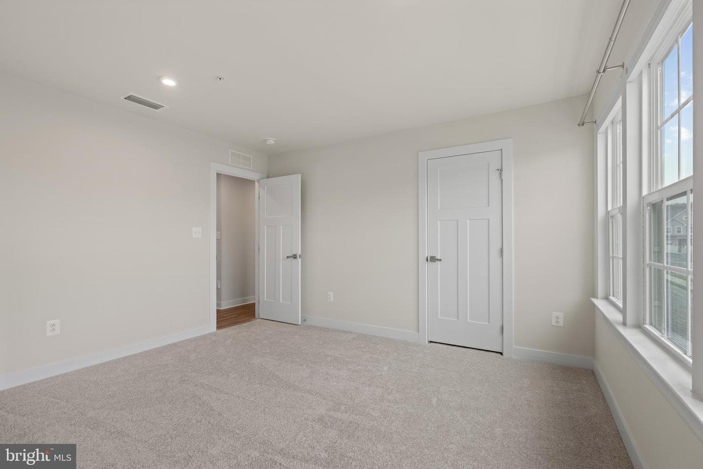 3604 Darvell Circle photo 32