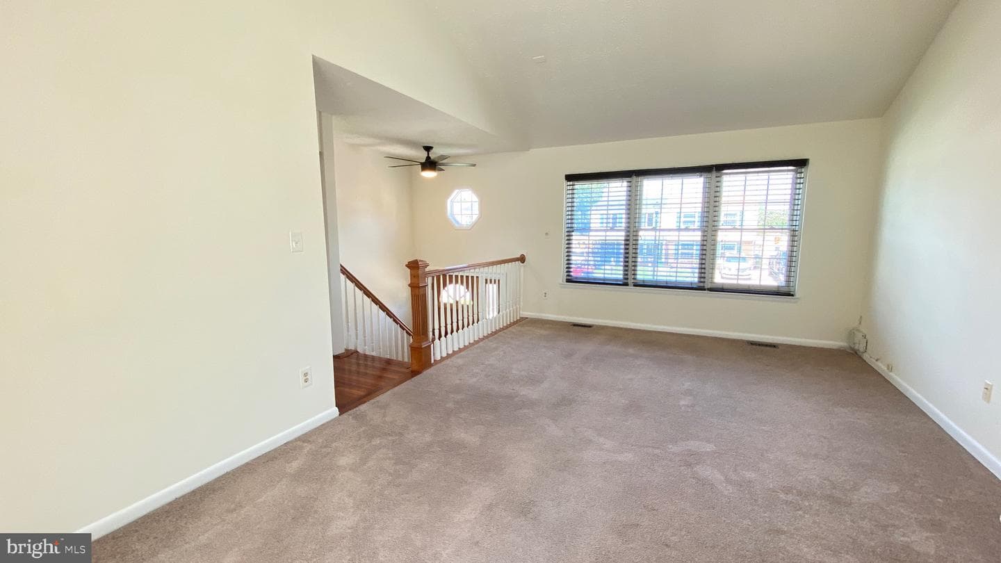 109 Breakwater Ct photo 7