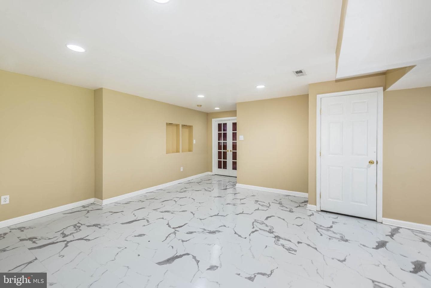 583 Windsong Dr photo 34