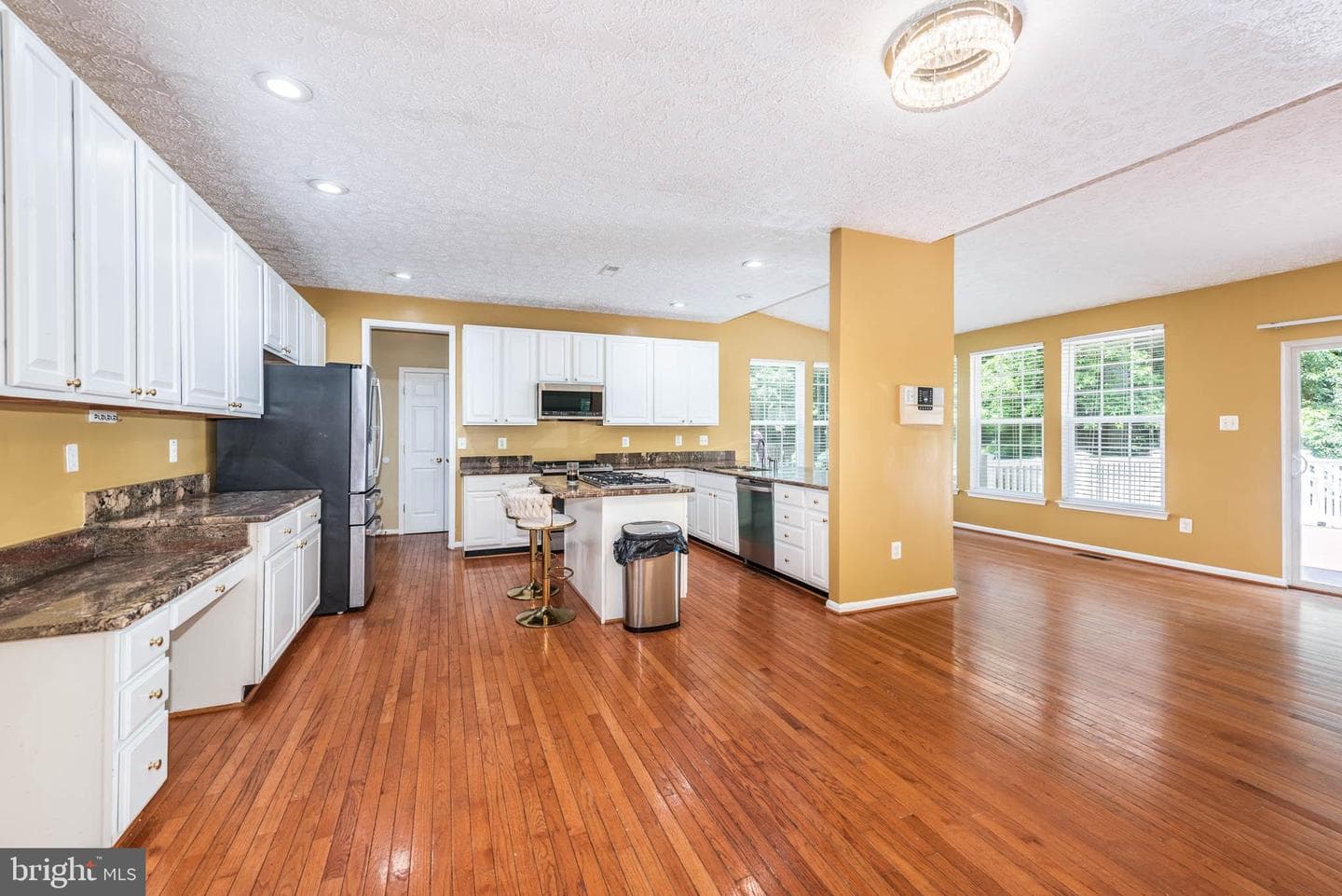 583 Windsong Dr photo 7