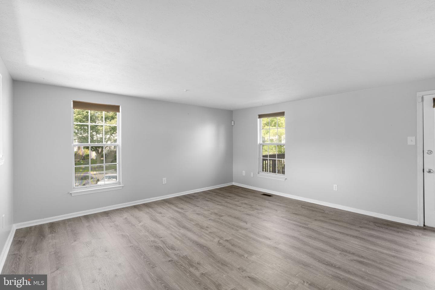916 Pirates Court photo 4