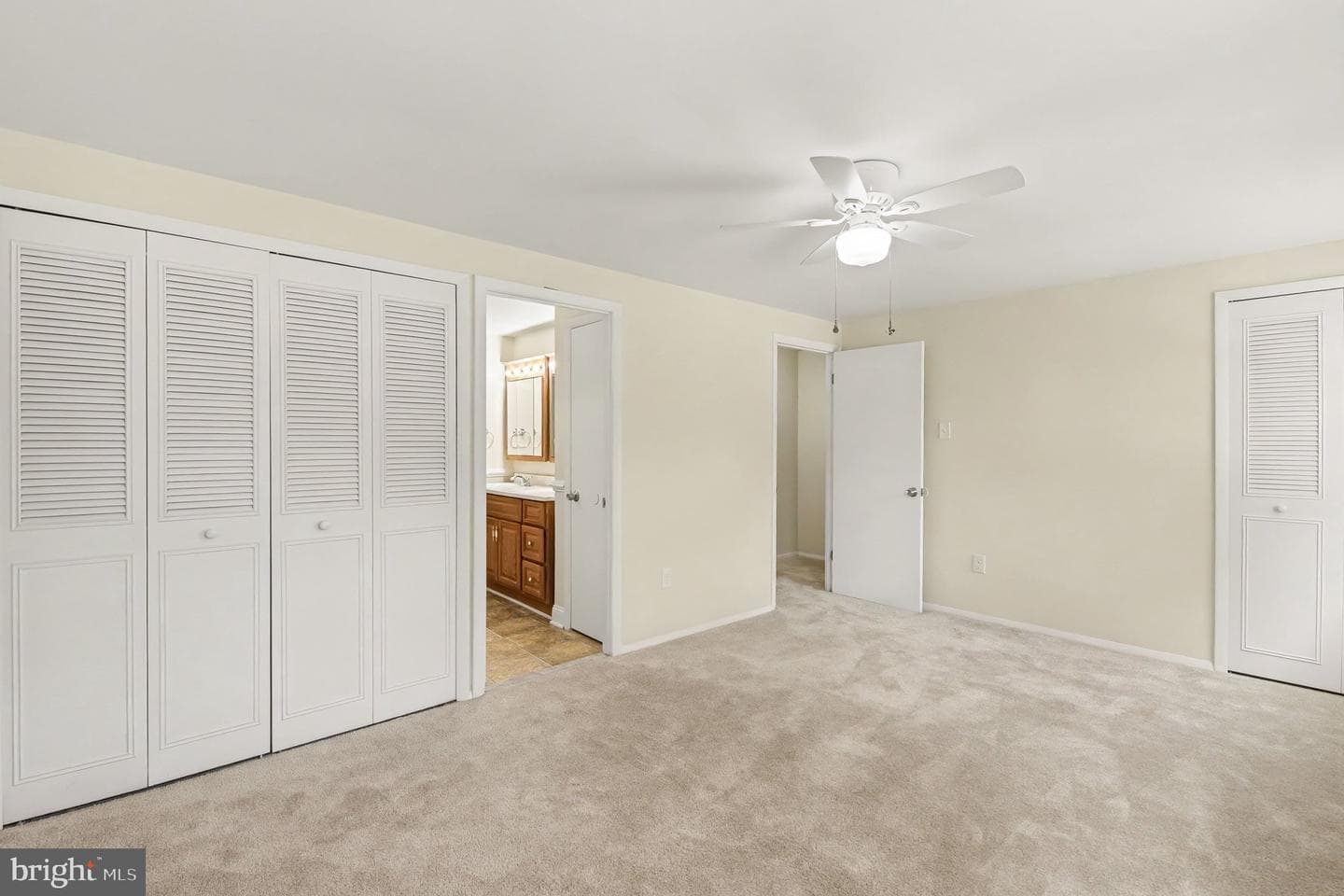 683 Towne Center Drive photo 19