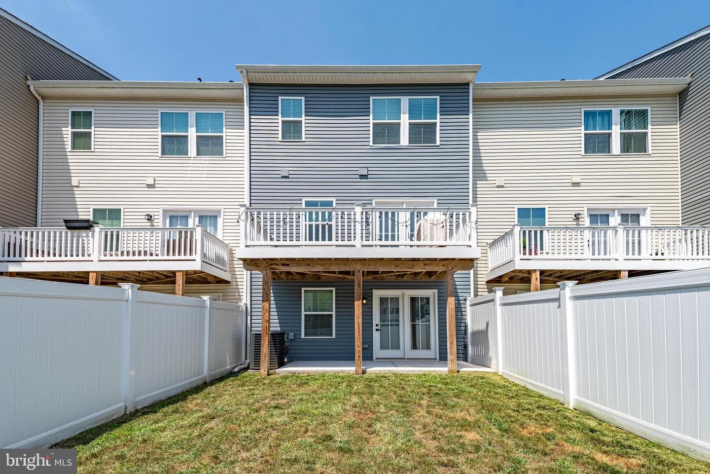 2528 Schooner Way photo 3