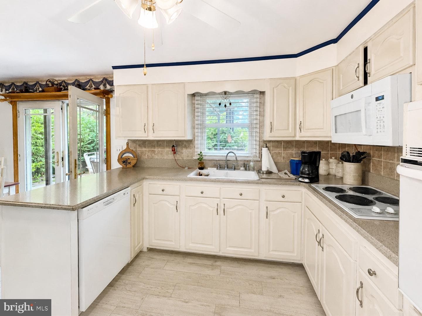 2021 S Fountain Green Road photo 3