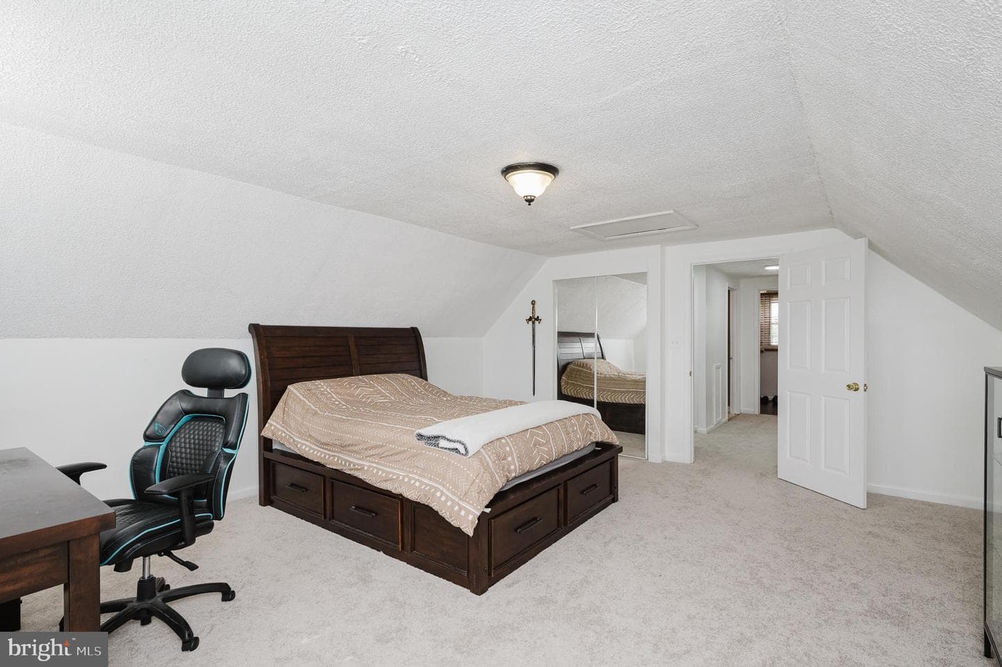 416 Enfield Road photo 30
