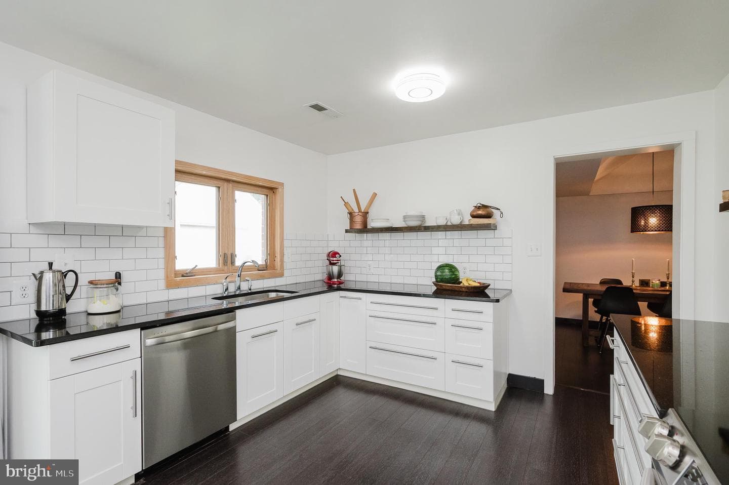 416 Enfield Road photo 9